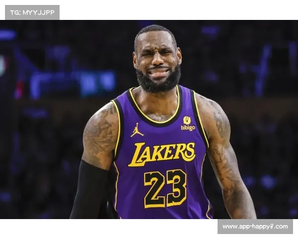 詹姆斯累坏手持坐垫拥抱里夫斯,七日五赛全勤出战 詹姆斯累坏手持坐垫拥抱里夫斯,七日五赛全勤出战